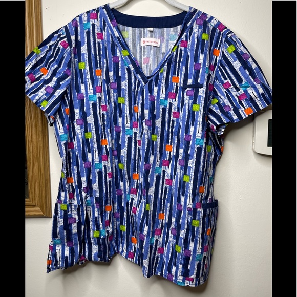 Scrubs, Scrub top, White Cross Blue/White, Short Sleeve Size XL - Picture 14 of 14